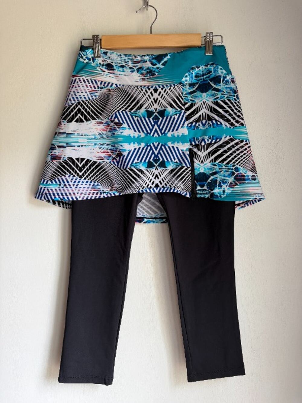SwingDish Golf Skort Capri Size Small Black Animal Print Pickleball Tennis